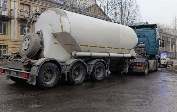 Перевозка цемента полуприцепами - Биробиджан, заказать или взять в аренду