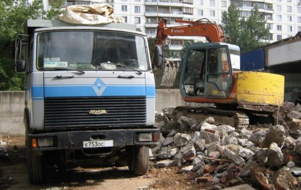 Вывоз строительного мусора, погрузчики, самосвалы, грузчики - Биробиджан, цены, предложения специалистов