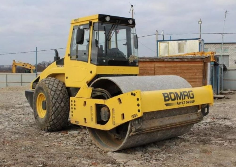 Каток Bomag BW-213 D4 взять в аренду, заказать, цены, услуги - Биробиджан