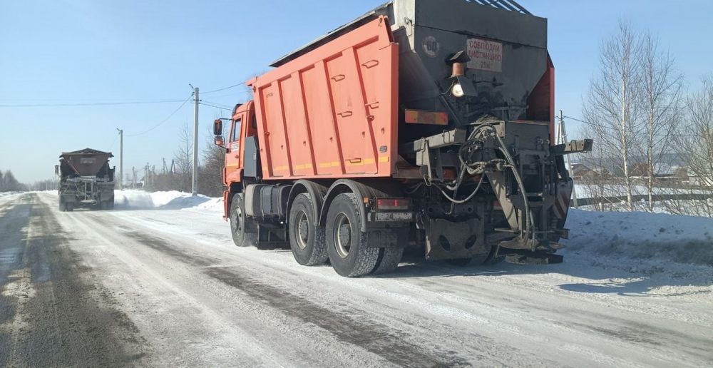 Пескоразбрасыватель Посыпка песком, ПГМ. Обслуживание дорог взять в аренду, заказать, цены, услуги - Биробиджан
