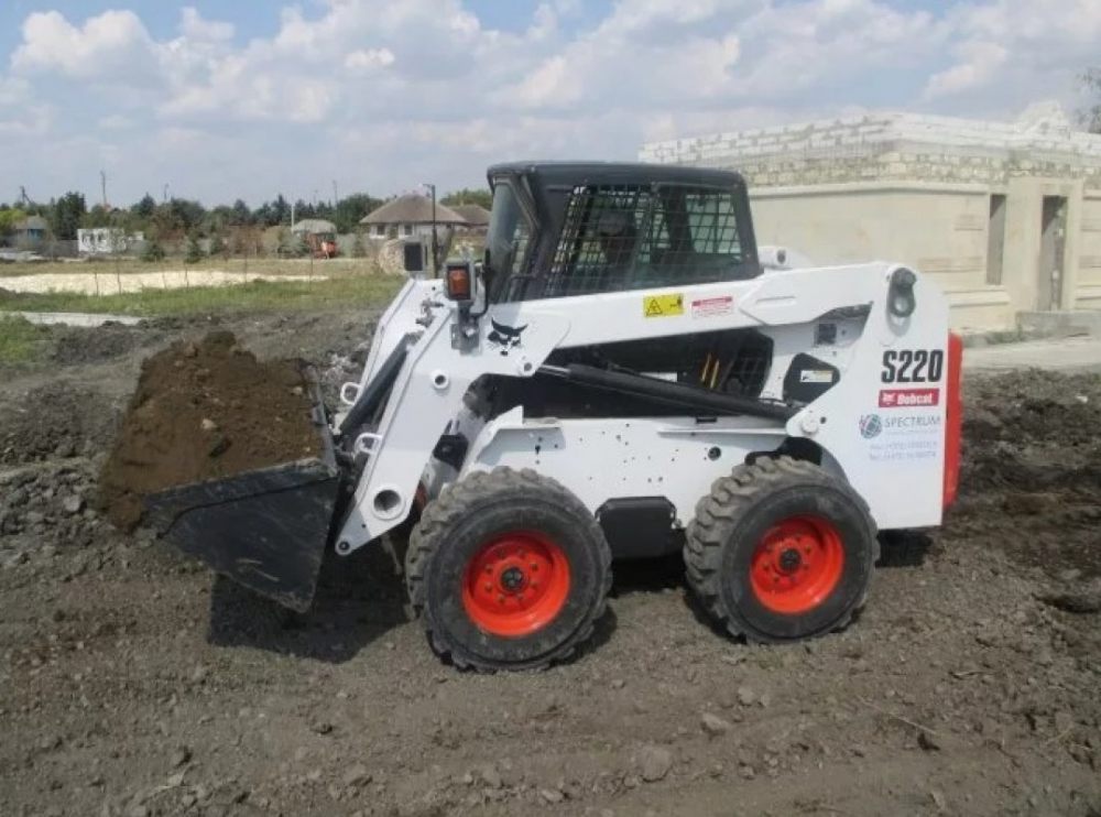 Фронтальный погрузчик Bobcat S220 взять в аренду, заказать, цены, услуги - Биробиджан