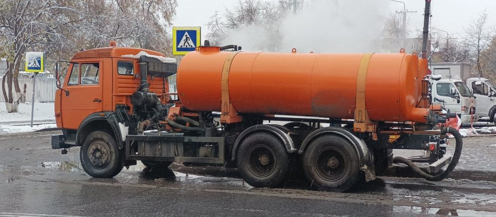 Откачка ила. Услуги илососа и ассенизатора стоимость услуг и где заказать - Биробиджан